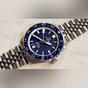 * SOLD * Mechanical ISLANDER Waffle Dial GMT #ISL-214 Automatic 200m Dive Watch